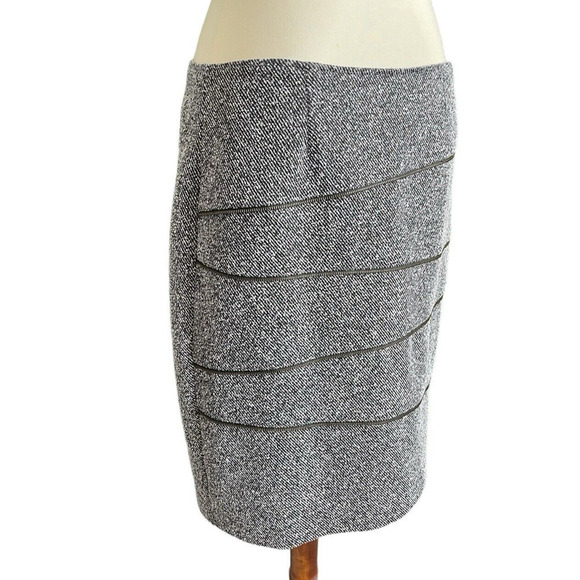 Tribal Pencil Skirt Women Size 8 Gray and Black Zipper Accents - Picture 5 of 9
